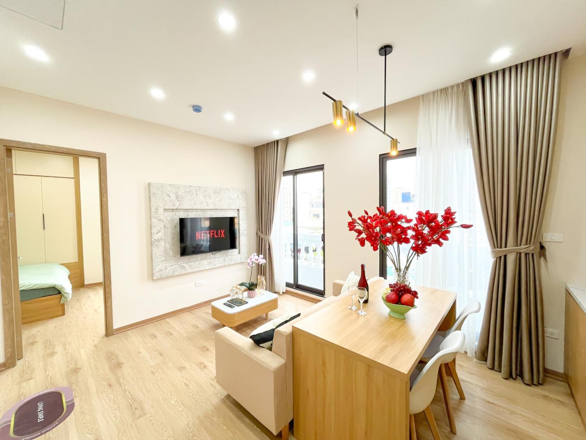 Amazing Housing Lac Long Quan Hanoi Exterior photo