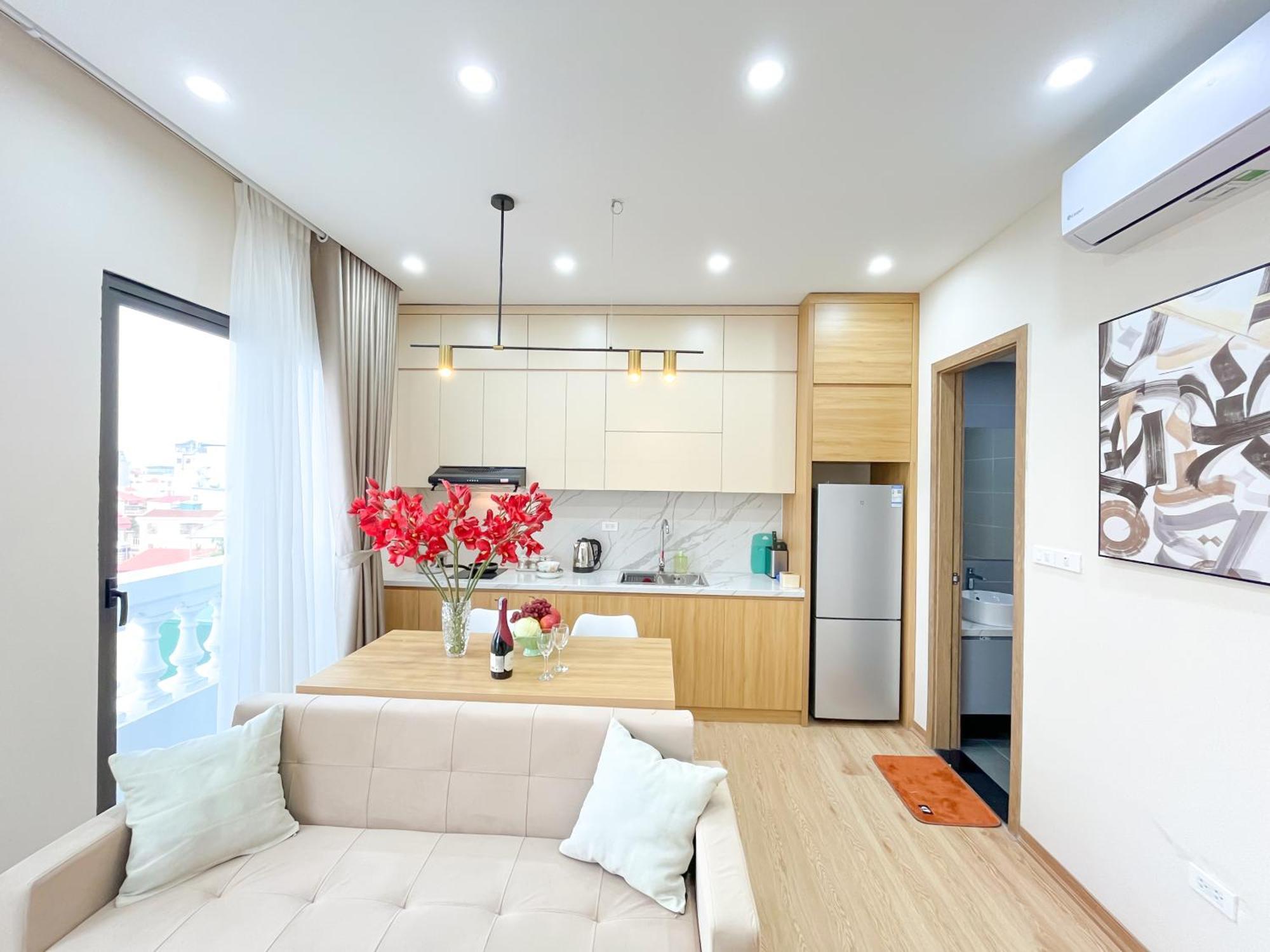 Amazing Housing Lac Long Quan Hanoi Exterior photo