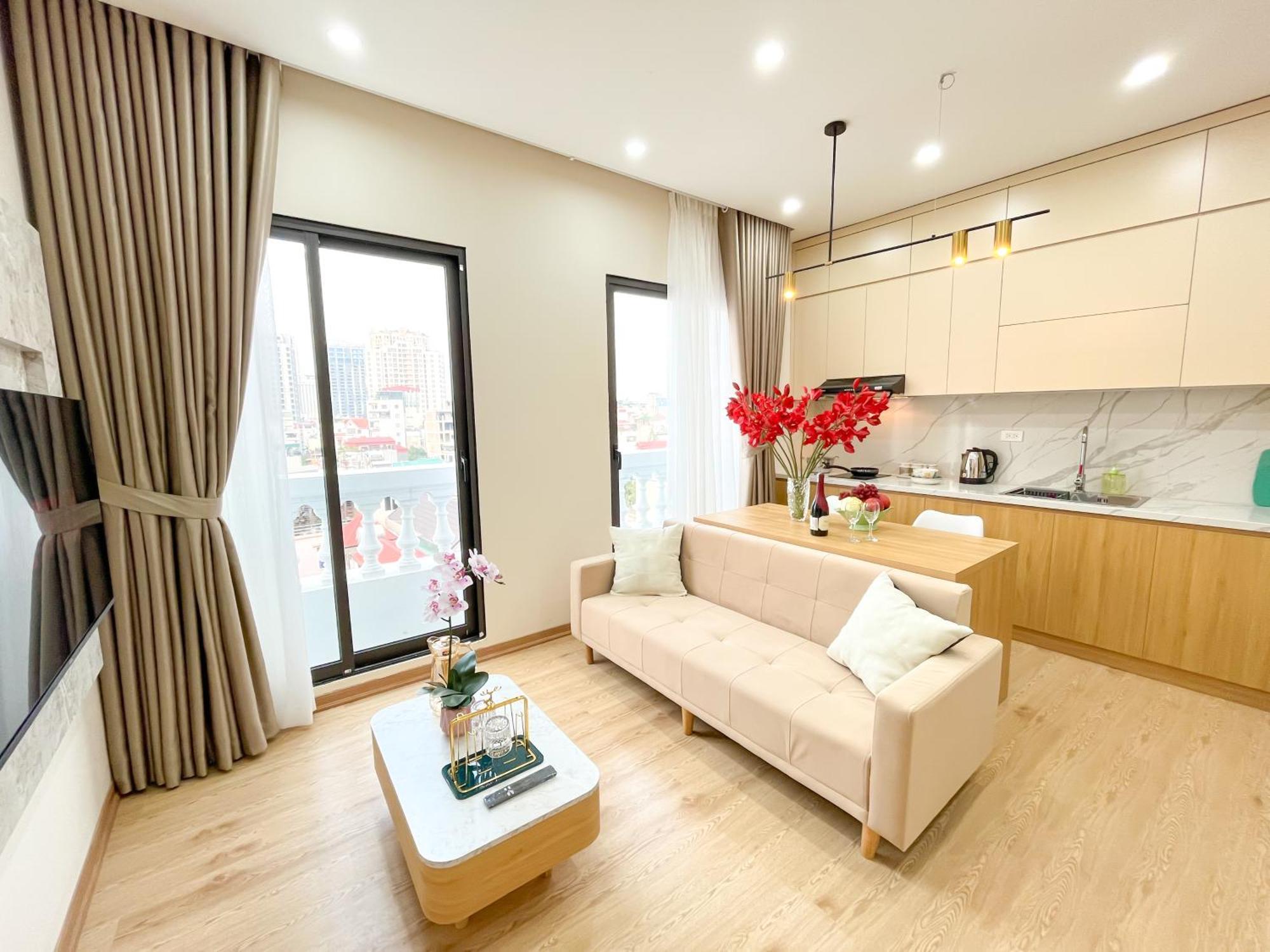 Amazing Housing Lac Long Quan Hanoi Exterior photo