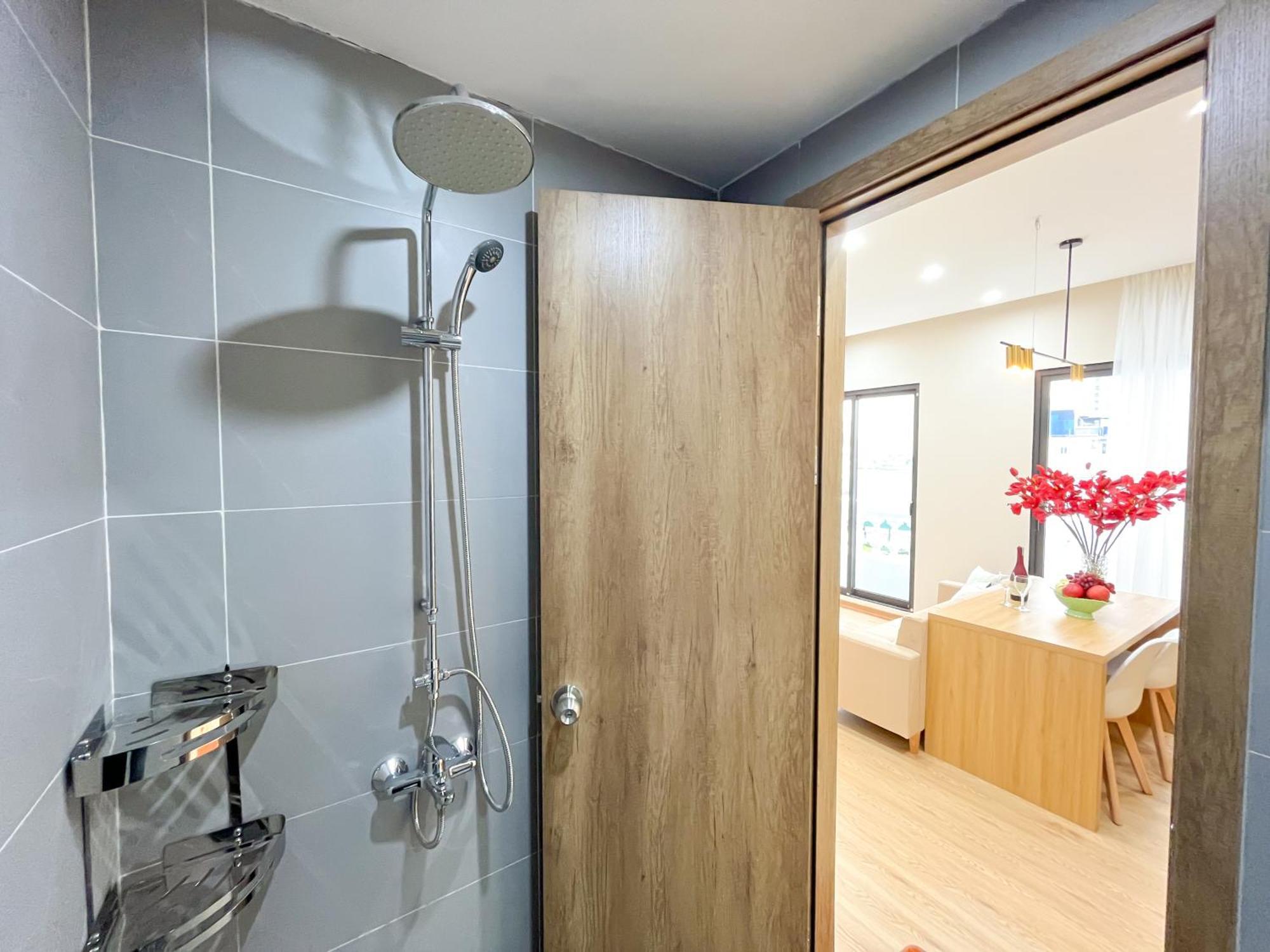 Amazing Housing Lac Long Quan Hanoi Exterior photo